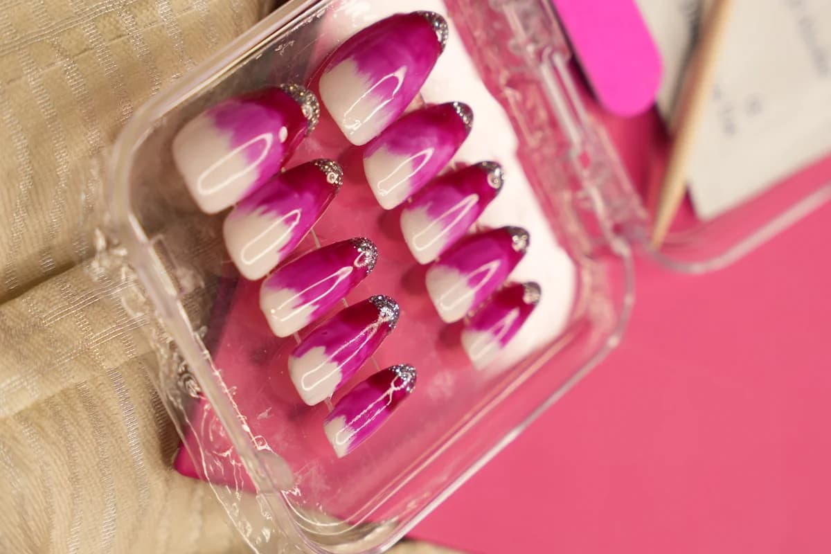 Press On nails: Dark Pink