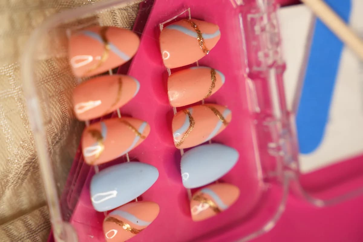 Press On nails: Orange