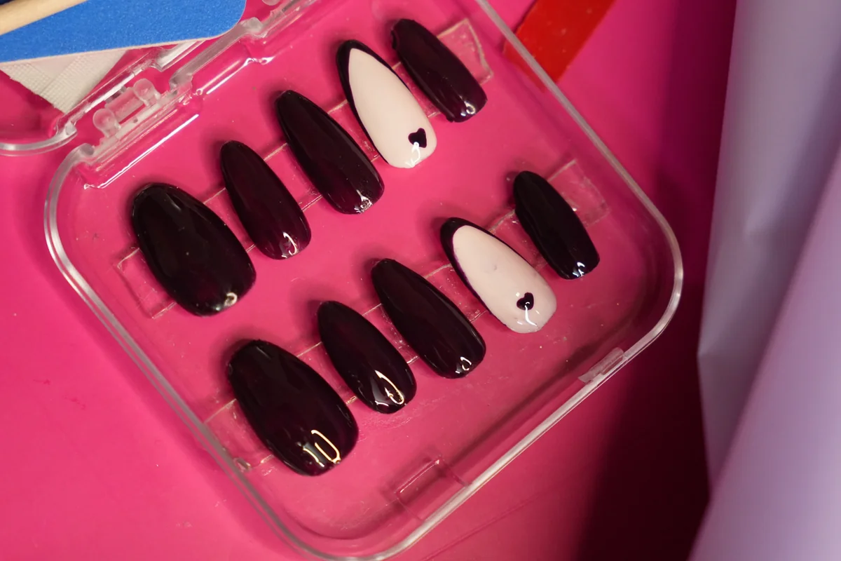 Press On nails: Magenta